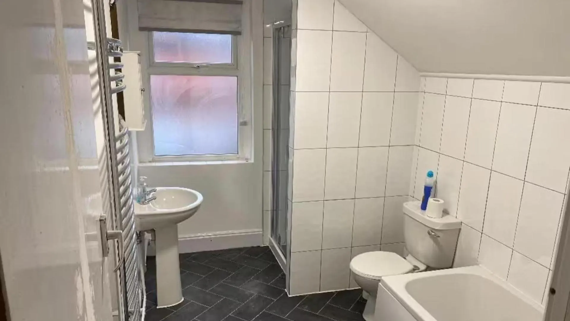 Cosy 2 Bed House - Sleeps 3 Parking & Garden Villa Nottingham Holiday home