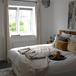 Charming 2 Bed House - Family Friendly Holiday home