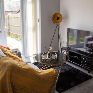 Cosy 2-bed House In Holiday home