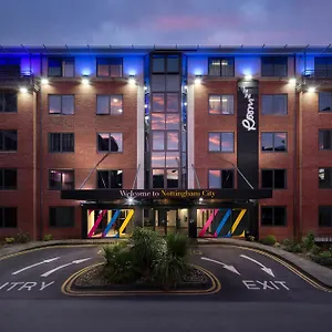 Roomzzz Aparthotel